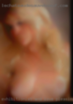 Exhibitionist and love pleasing swingers women near Denver.